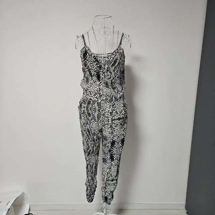 [BUNJANG] Parker Silk Jumpsuit / Parker silk jumpsuit 미국브랜드 파커 점프수트 원피스