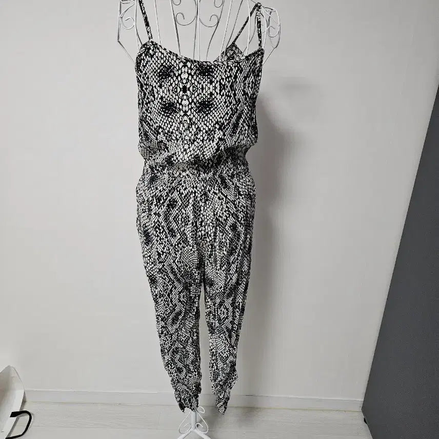 [BUNJANG] Parker Silk Jumpsuit / Parker silk jumpsuit 미국브랜드 파커 점프수트 원피스