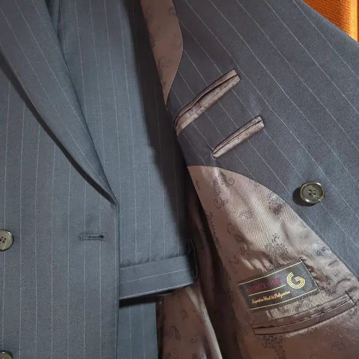 [BUNJANG] JJ Republic Striped Double-Breasted Suit Set / JJ Republic 스트라이프 더블 브레스트 정장세트