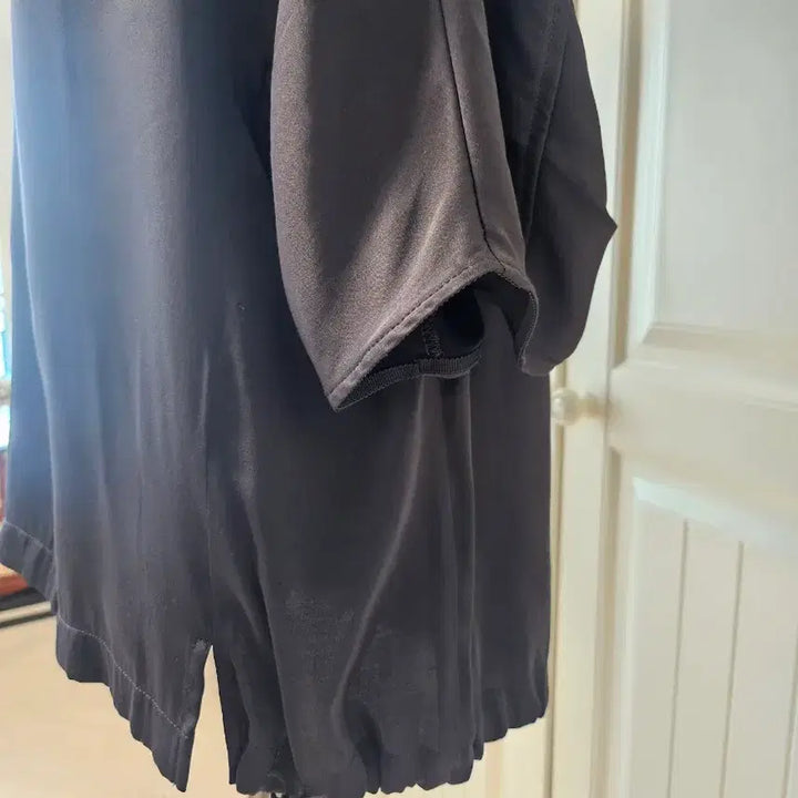 [BUNJANG] Vera Wang Satin Blouse / [새제품]베라왕 새틴 블라우스