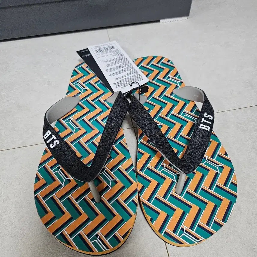 [BUNJANG] BTS Pattern Flip-Flop Slippers / BTS 패턴 쪼리 슬리퍼 새상품