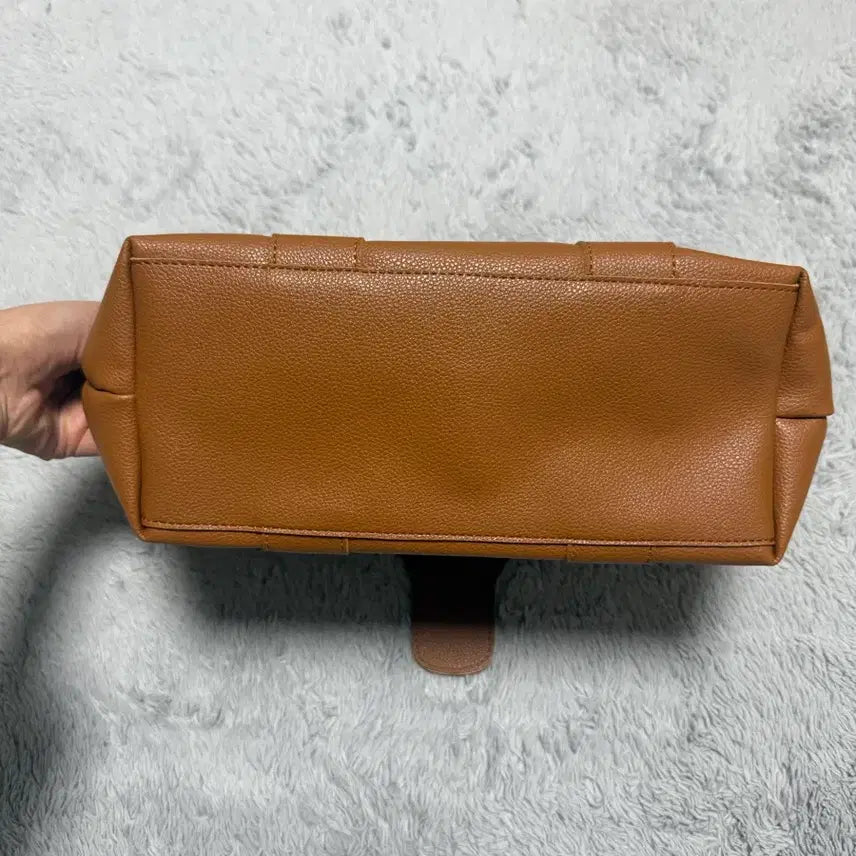 [BUNJANG] Olivia Hassler Brown Dot Tote Bag / 올리비아 하슬러 브라운 도트백
