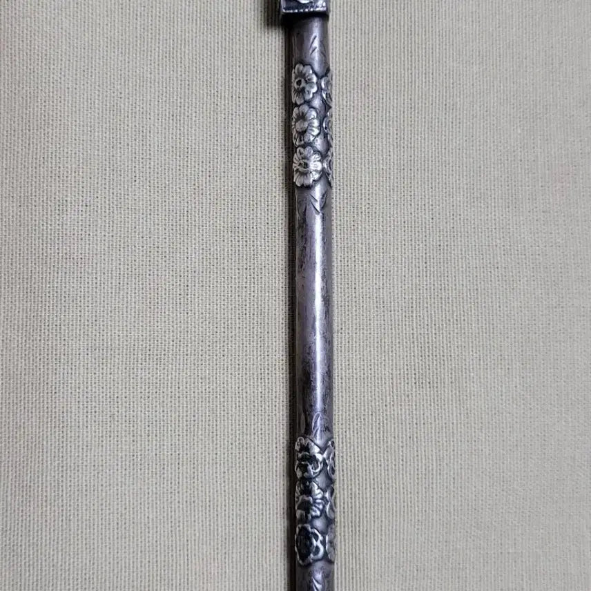 [BUNJANG] Antique Sterling Silver Chrysanthemum Ewha Pattern Hairpin / 옛날 오래된 순은 국화이화문 은비녀