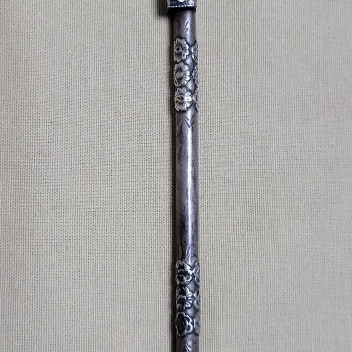 [BUNJANG] Antique Sterling Silver Chrysanthemum Ewha Pattern Hairpin / 옛날 오래된 순은 국화이화문 은비녀