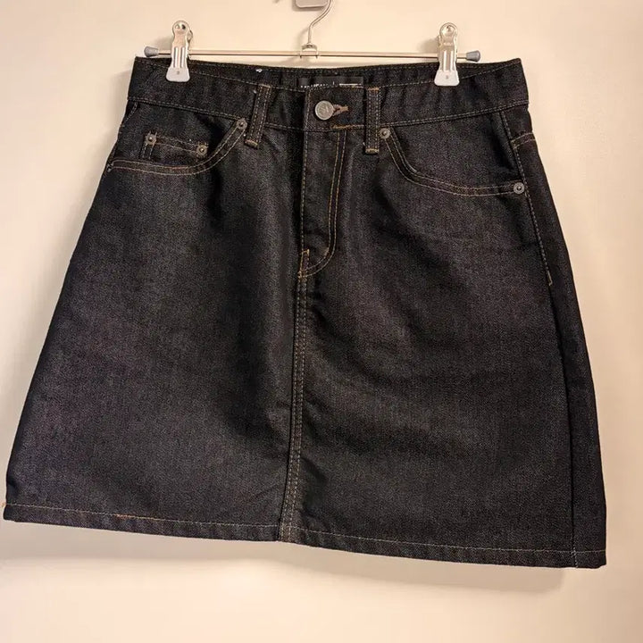 [BUNJANG] Millioncor Non-Staining Black Denim Mini Skirt / 밀리언코르 논이염 블랙 데님 미니스커트