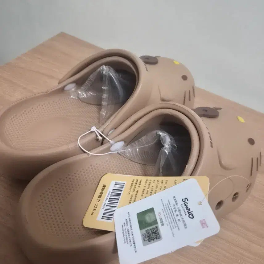 [BUNJANG] Sanrio Hello Kitty Crocs Chocolate Color Size 250 / 산리오 정품 헬로키티 크록스 초코색 250