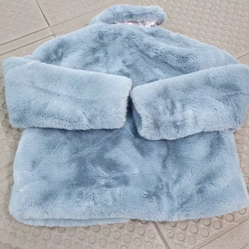 [BUNJANG] Light Blue Faux Fur Jacket / 하늘색 퍼 자켓 (인조)