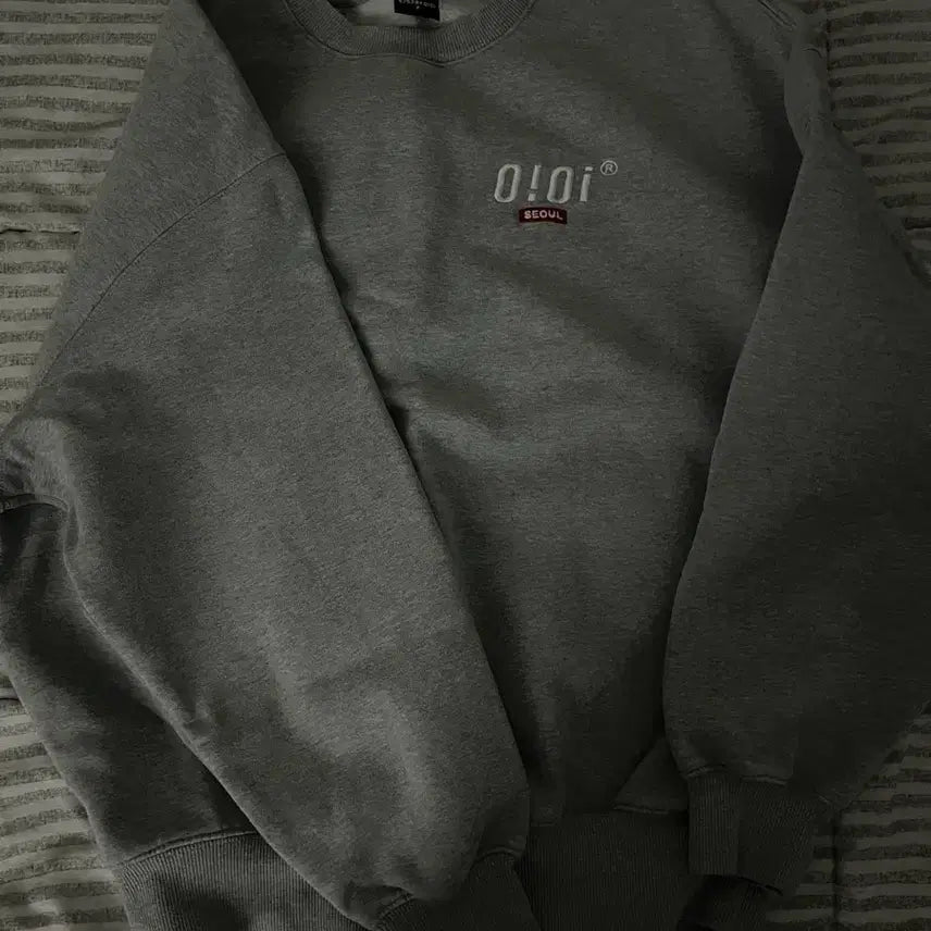 [BUNJANG] OIOI Grey Sweatshirt / 오아이오아이 회색 맨투맨