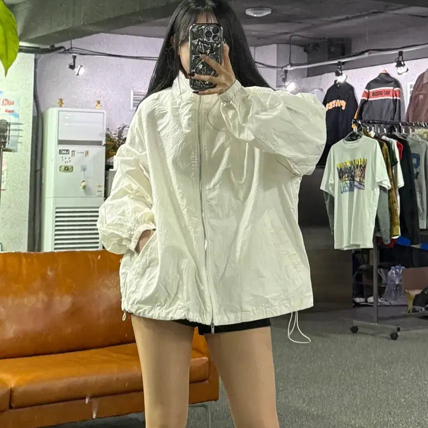 [BUNJANG] Matinkim Coated Windbreaker Jacket Ivory / 마뗑킴 코팅 바람막이 자켓 아이보리 B4678