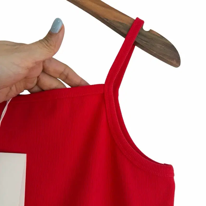 [BUNJANG] Lero Be Red Ribbed Sleeveless Top (Grade B) / 교신안함)LEROBE 레드 나시-b급