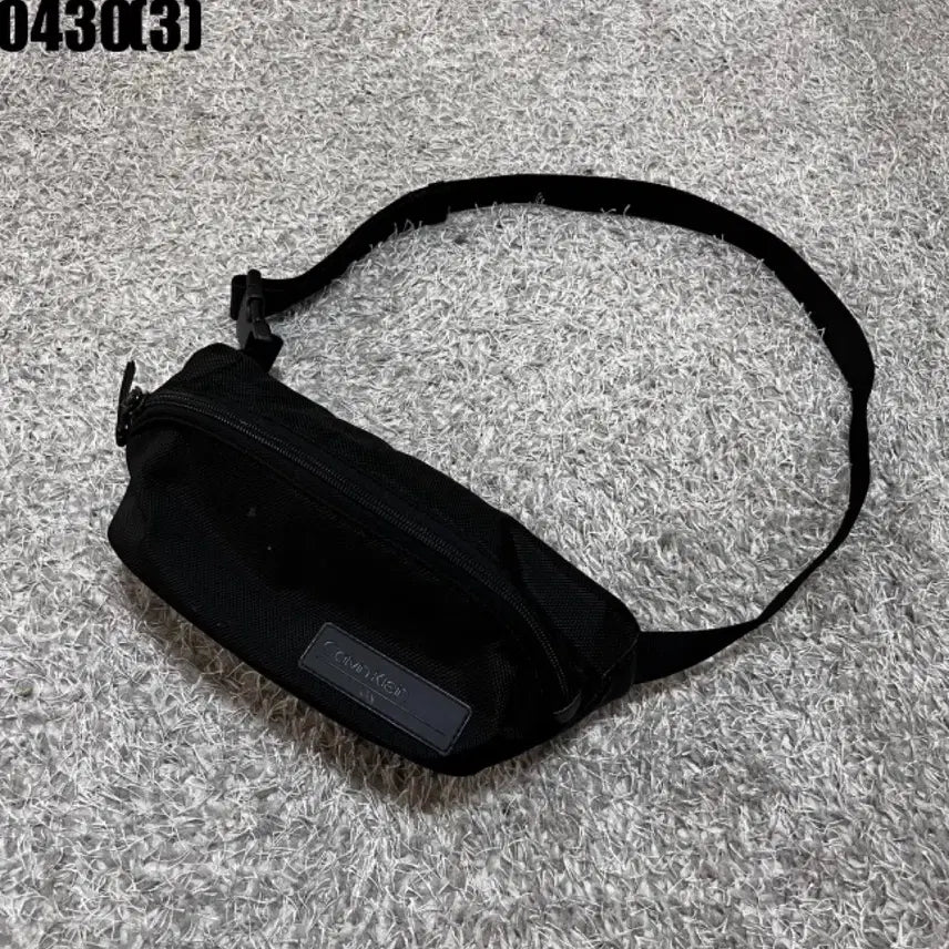[BUNJANG] Calvin Klein Black Hip Pack Waist Bag / 캘빈클라인 블랙 힙색 웨이스트백 0430