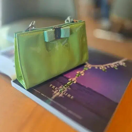 [BUNJANG] Authentic Salvatore Ferragamo Enamel Clutch Bag / [정품/택포]  페라가모 에나멜 클러치