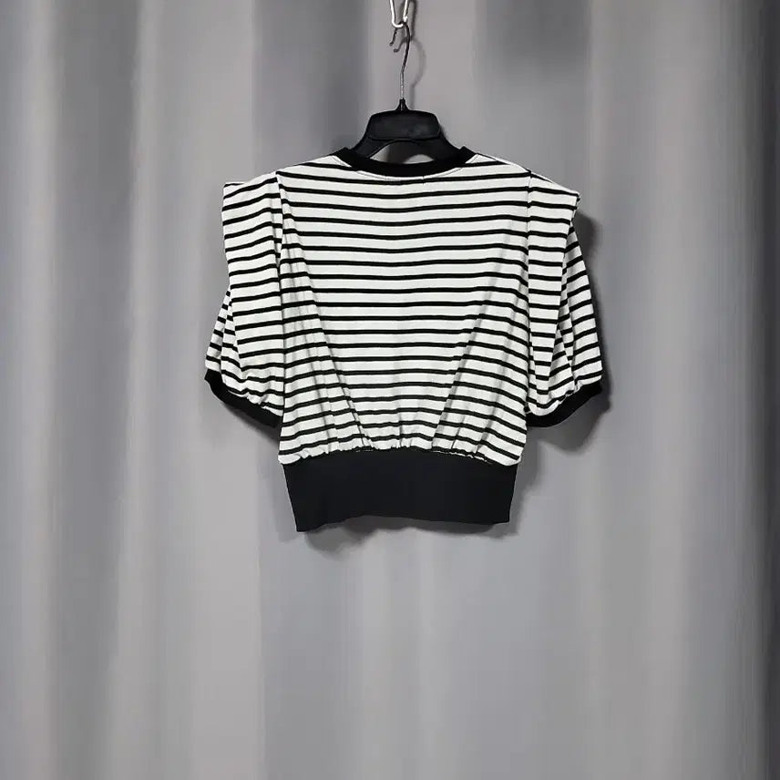 [BUNJANG] Wide Shoulder Striped T-Shirt / 와이드 숄더 단가라 티