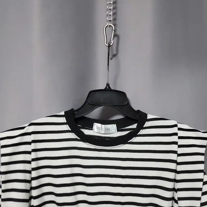 [BUNJANG] Wide Shoulder Striped T-Shirt / 와이드 숄더 단가라 티