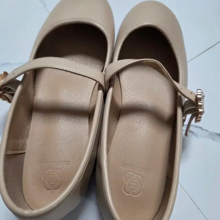 [BUNJANG] Beige Mary Jane Flat Shoes / 베이지 메리제인 플랫슈즈 여성구두