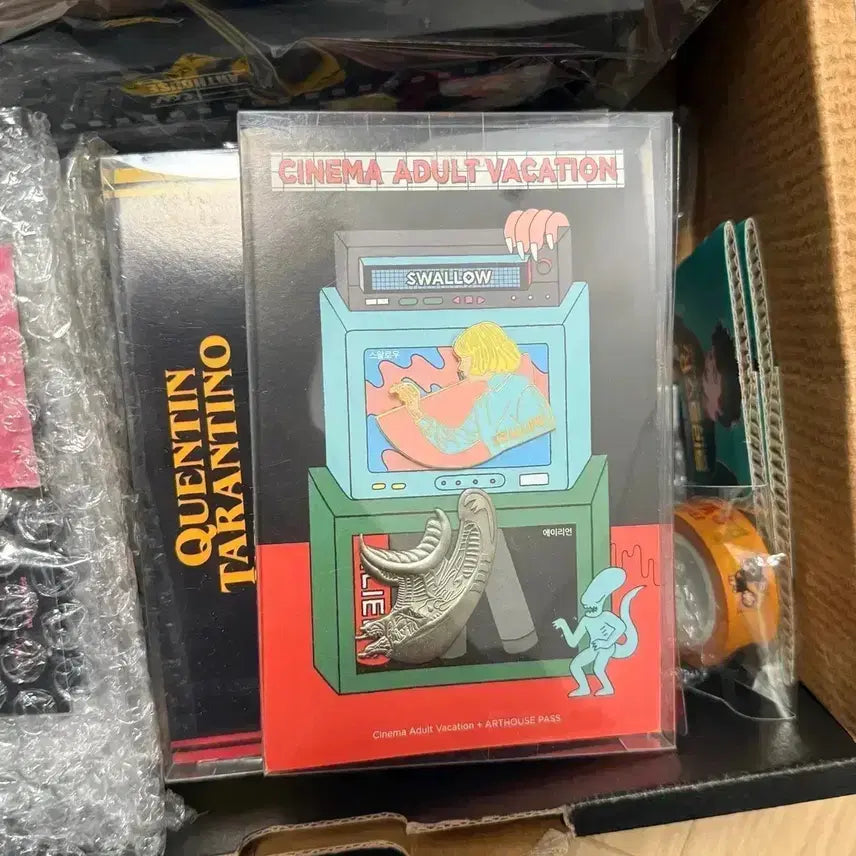 [BUNJANG] Alien &amp; Swallow Pin Bundle Set, CAV Alien IMAX Poster, TTT Art Card / [2종일괄]에이리언 스왈로우 뱃지 CAV에일리언아이맥스포스터TTT아트카드