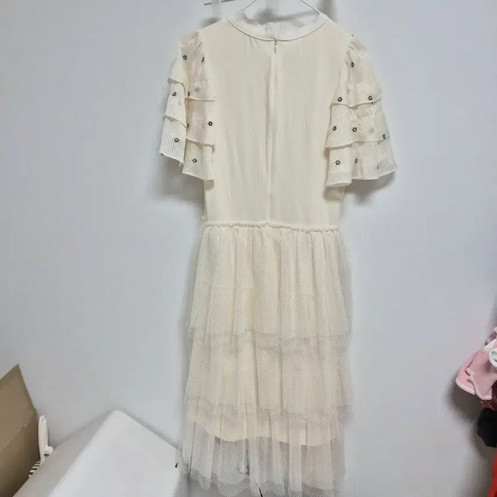 [BUNJANG] Ozccen Ivory Tiered Lace Dress / 한섬 오즈세컨 아이보리 캉캉 레이스 원피스