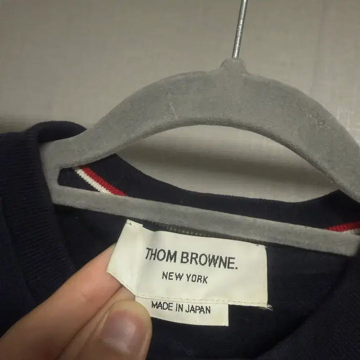 [BUNJANG] Thom Browne Striped Patch Navy Sweatshirt Size 4 / 톰브라운 사선완장 네이비 맨투맨 4사이즈 새상품급