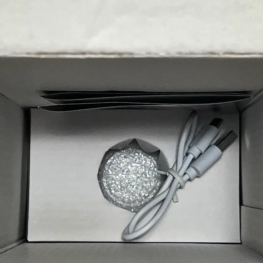 [BUNJANG] Wanna One Official LED Handheld Fan White / 워너원 공식 LED 응원 핸디 불빛 선풍기 화이트