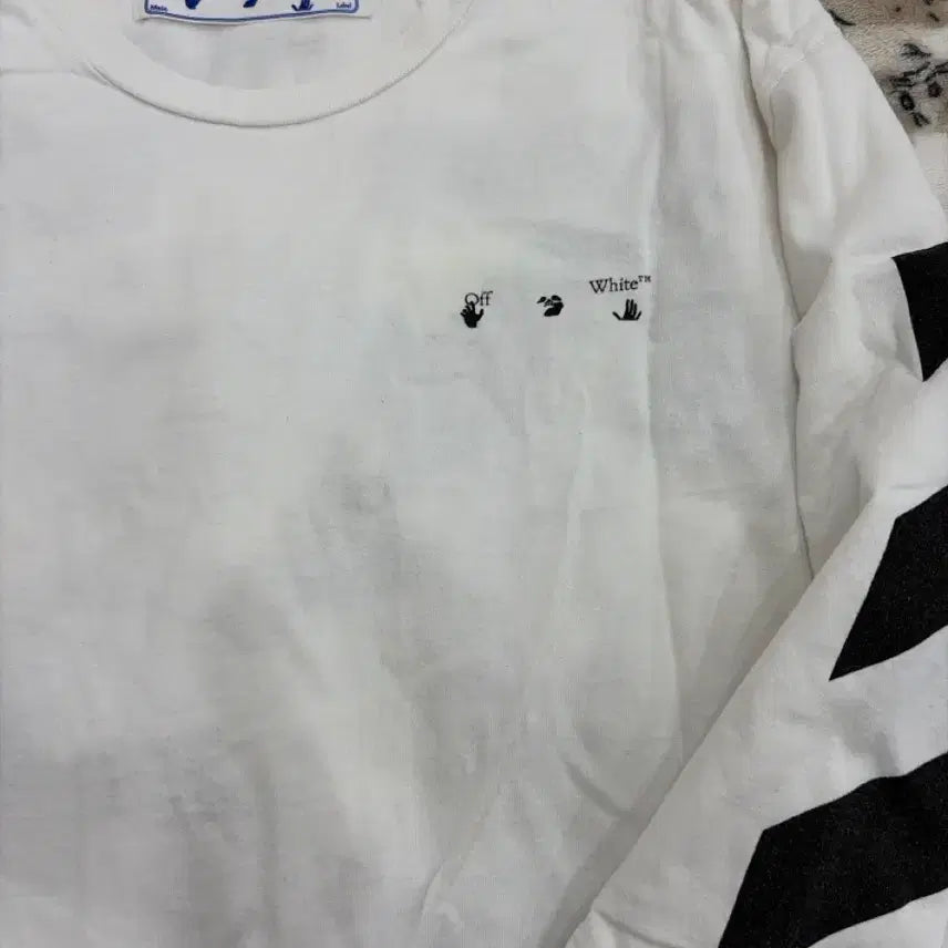 [SOLD OUT] 정품 어프화이트 파스칼 애로우티셔츠