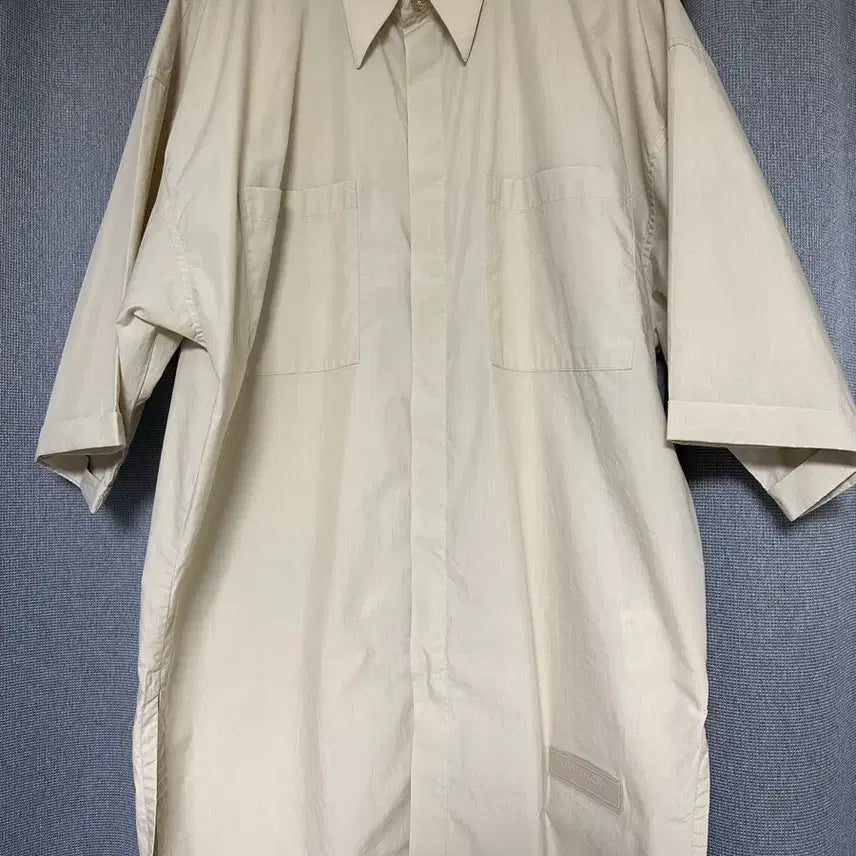 [BUNJANG] Givenchy Sand Beige Logo Patch Shirt Size 39 / 지방시 샌드 베이지 로고패치 셔츠 39 사이즈 판매합니다.