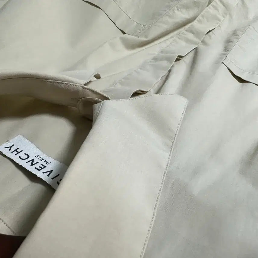 [BUNJANG] Givenchy Sand Beige Logo Patch Shirt Size 39 / 지방시 샌드 베이지 로고패치 셔츠 39 사이즈 판매합니다.