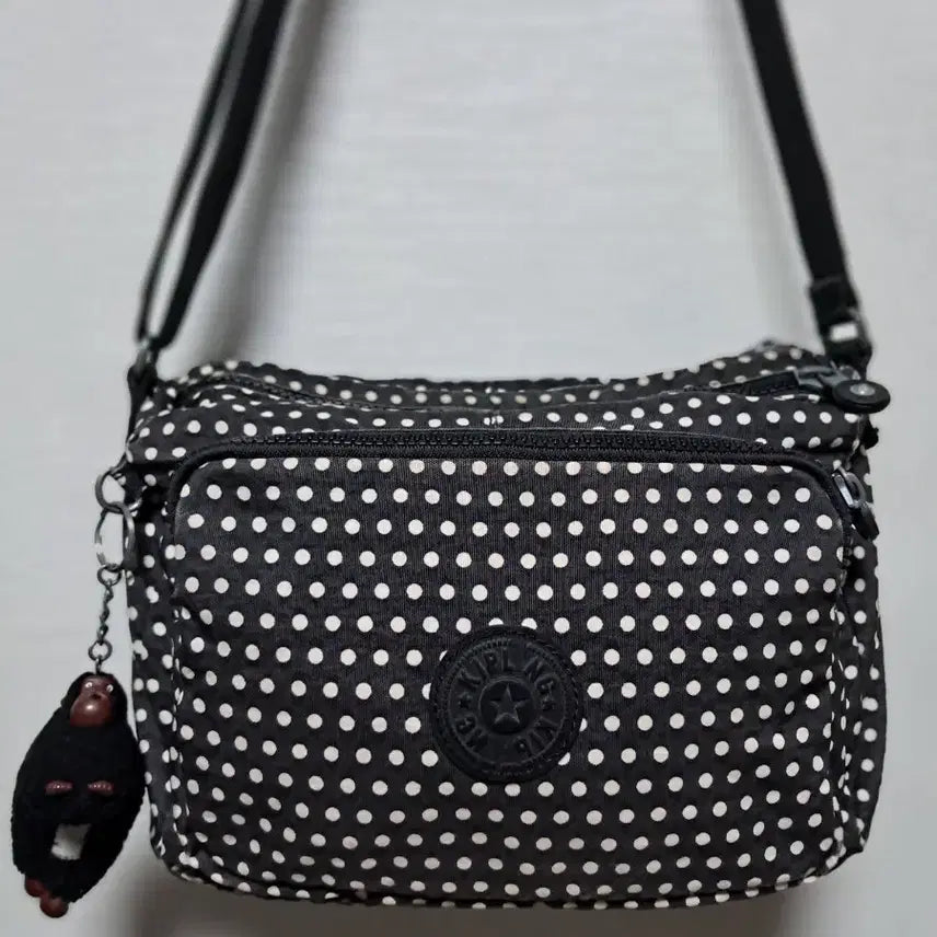 [BUNJANG] Kipling Polka Dot Crossbody Bag with Keyring / 키플링 도트무늬 크로스백 + 키링 여성가방 가격내림
