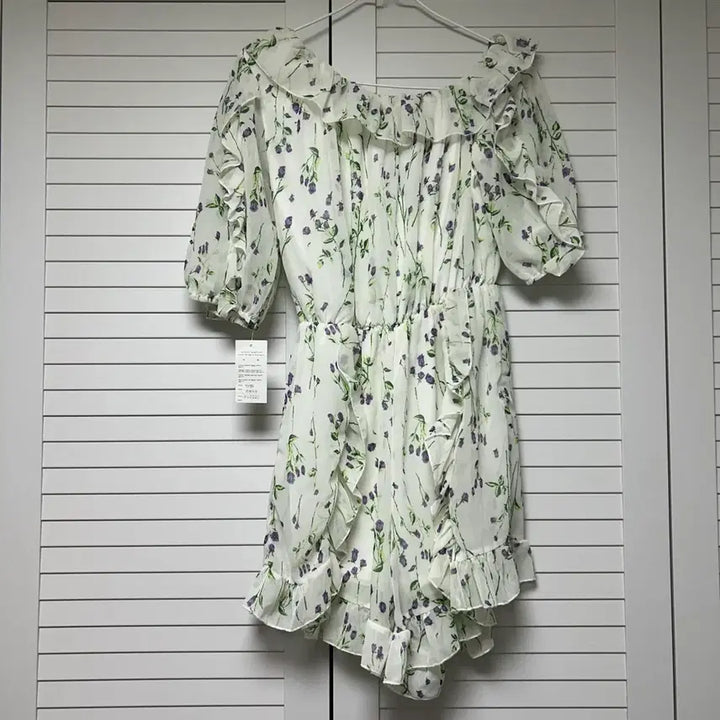 [BUNJANG] Rose Chiffon Jumpsuit Summer Off-Shoulder / 택달린 새상품 장미 쉬폰 점프수트 여름 오프숄더