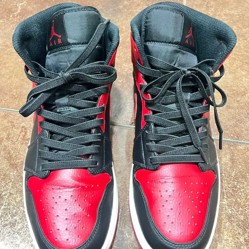 [BUNJANG] Air Jordan 1 Mid Bred Sneakers / 조던1 미드 브레드 285
