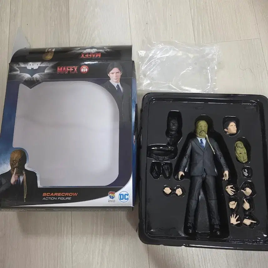 [BUNJANG] MAFEX 059 The Dark Knight Scarecrow Figure (Unsealed) / 마펙스 MAFEX 059 다크나이트 스케어크로우 개봉