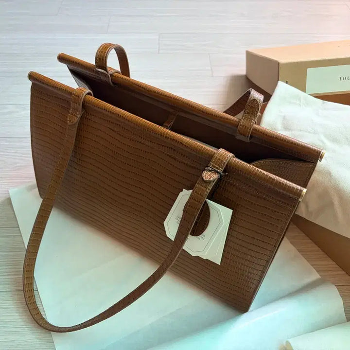 [BUNJANG] Tuttiie Parallel Bag Brown Signature Model / 택달린새것 풀세트/투티에 파라렐백 브라운컬러