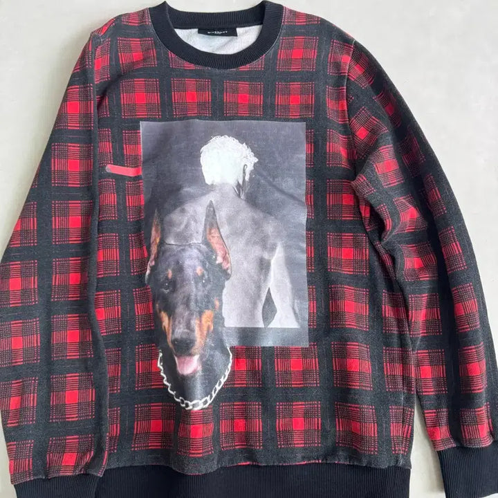 [BUNJANG] Givenchy Red Check Doberman Sweatshirt XS / 지방시 레드 체크 도베르만 맨투맨 xs