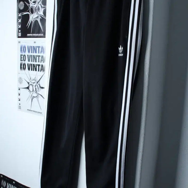 [BUNJANG] Adidas Firebird Track Pants Black - Size XL / (XL) 아디다스 트레이닝복 바지 파이어버드 블랙 삼선-261E