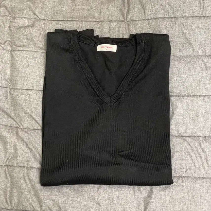 [BUNJANG] Everyworn Soft Cotton V-Neck Knit Black Size 4 / [4] 에브리원 소프트 코튼 브이넥 니트 블랙