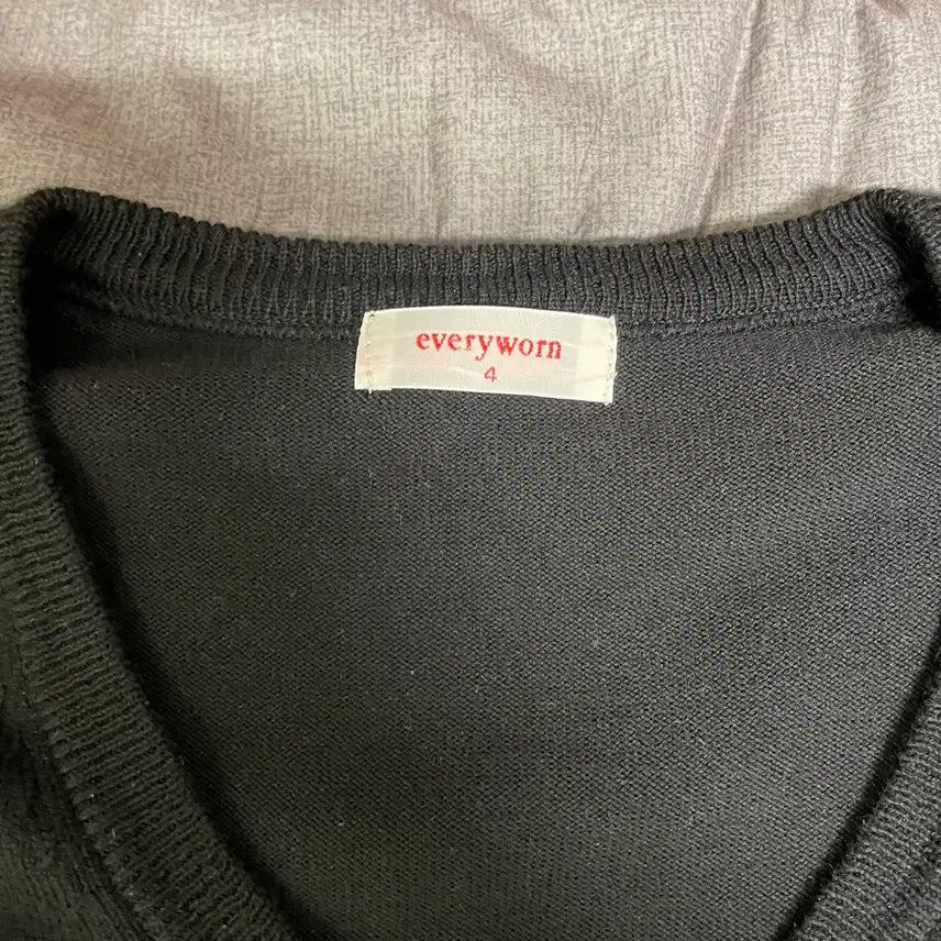 [BUNJANG] Everyworn Soft Cotton V-Neck Knit Black Size 4 / [4] 에브리원 소프트 코튼 브이넥 니트 블랙