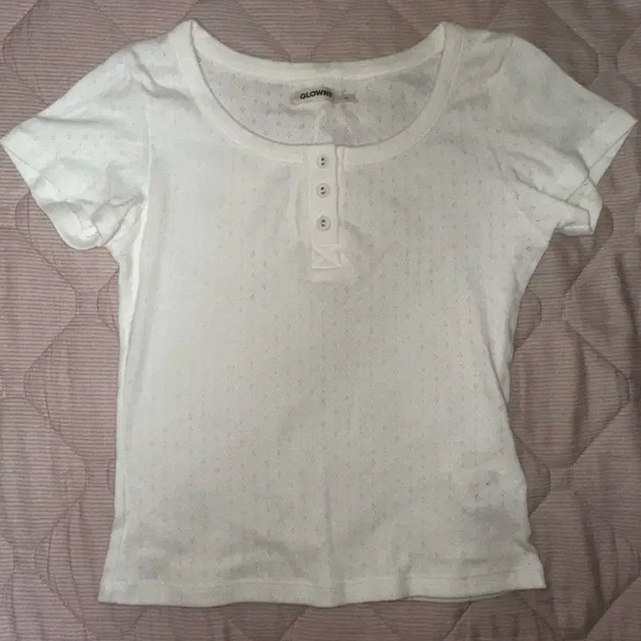 [BUNJANG] GLOWNY Province Eyelet Button Tee - Size S / S)글로니 아일렛 버튼티 PROVINCE EYELET BUTTON TEE