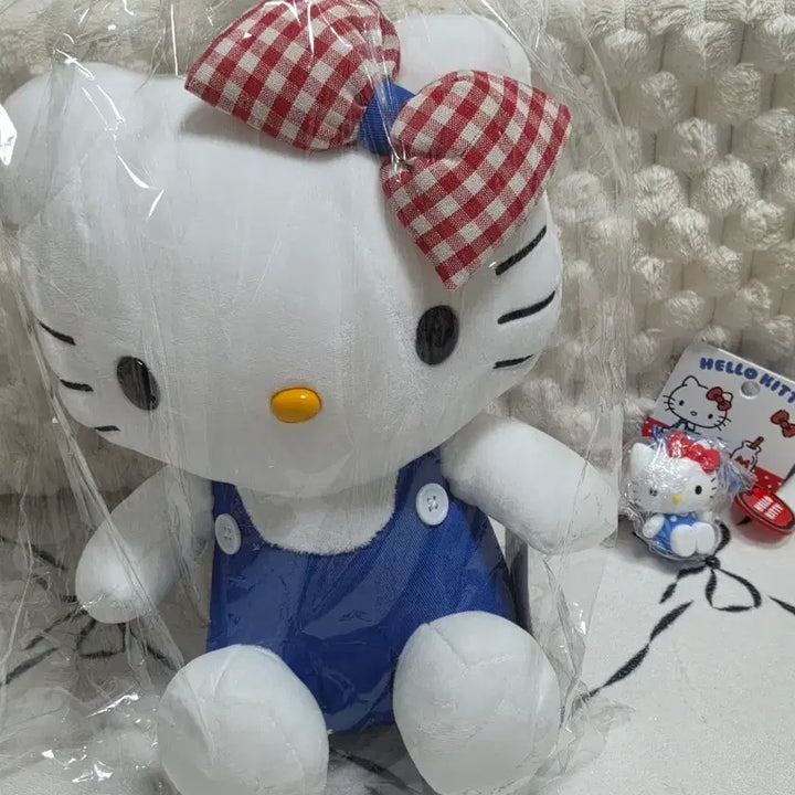 [BUNJANG] Hello Kitty Check Ribbon Plush Doll + Keyring Set / 헬로키티 체크 리본 봉제인형+키링세트