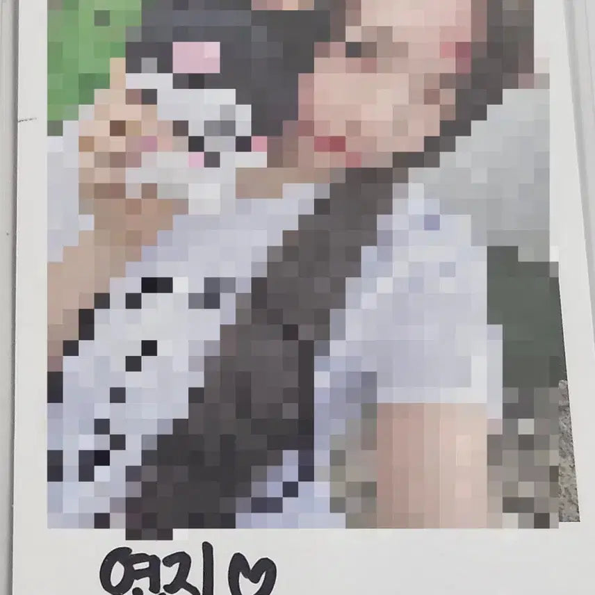 [BUNJANG] TripleS KwoNji Park Signed Polaroid / 트리플에스 깨어 공방 연지 곽연지 싸인 폴라로이드