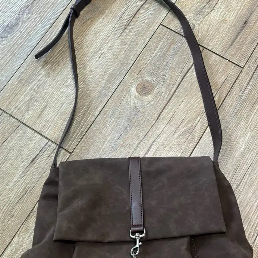 [BUNJANG] Ouhy Chloe Suede Shoulder Bag / 오브히 클로이 스웨이드백