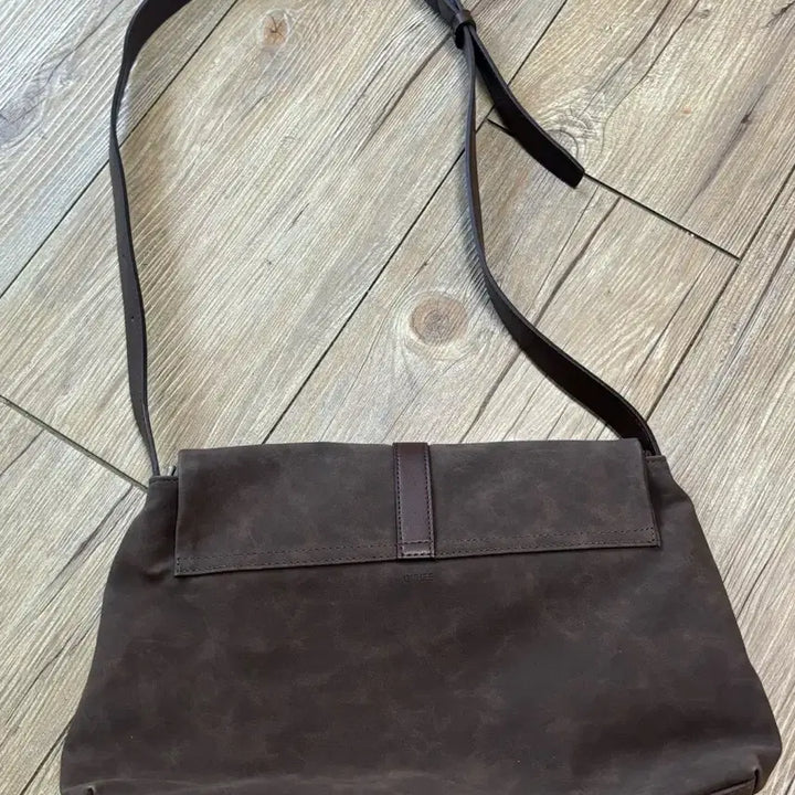 [BUNJANG] Ouhy Chloe Suede Shoulder Bag / 오브히 클로이 스웨이드백