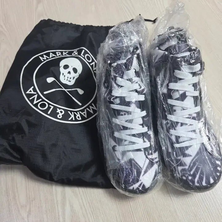 [BUNJANG] Mark &amp;ロナ Black Pattern Golf Shoes / 마크앤로나 골프화 블랙 패턴 새상품