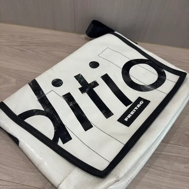 [BUNJANG] Freitag Dragnet Crossbody Bag / 프라이탁 크로스백