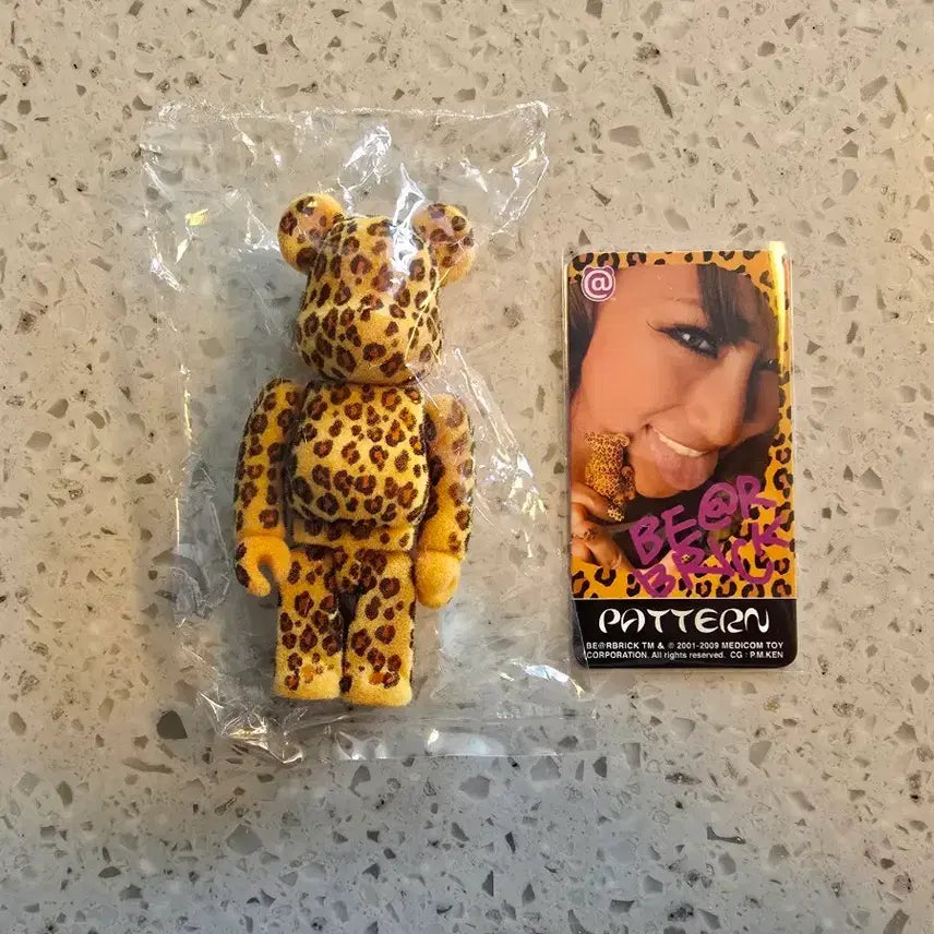 [BUNJANG] Bearbrick Series 19 Pattern Sealed New / 베어브릭 19탄 패턴 미개봉 새상품
