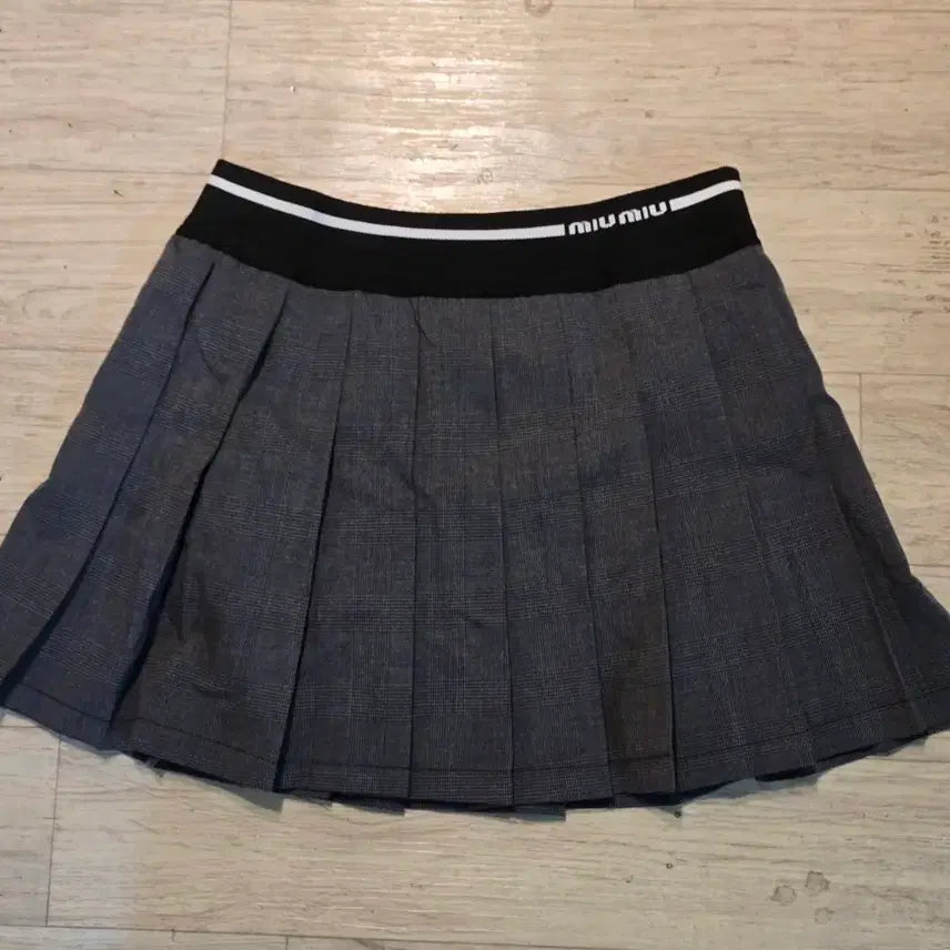 [BUNJANG] Miu Miu Mini Skirt / 미우미우 스커트