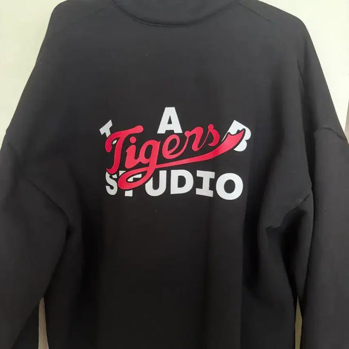 [BUNJANG] Kia Tigers IAAP Half-Zip Sweatshirt / 기아타이거즈 아이앱 반집업 맨투맨