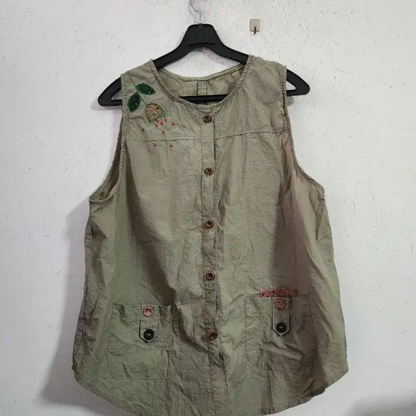 [BUNJANG] Vintage Style Sleeveless Blouse Khaki / 빈티지 스타일 민소매 블라우스 카키