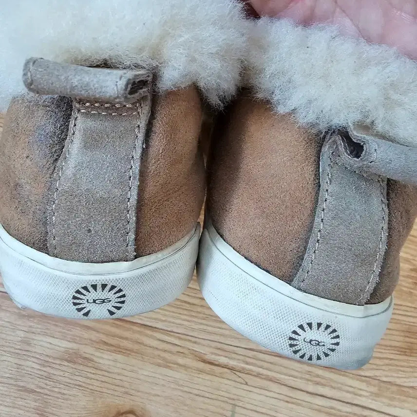 [BUNJANG] UGG Ankle Shoes Size 240 / 어그 240사이즈
