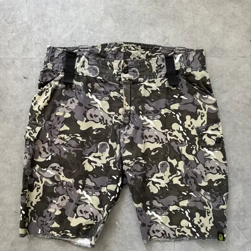[BUNJANG] Bape Camouflage Pattern Cargo Pants / Bape 베이프 카모플라쥬 패턴 카고 팬츠