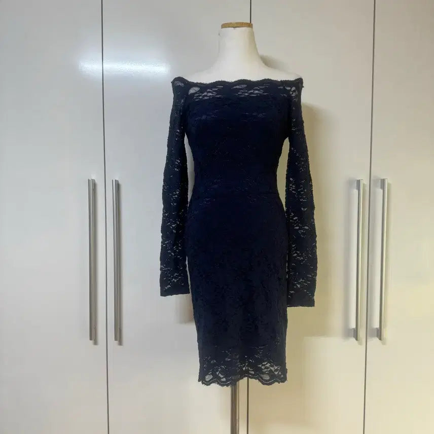 [BUNJANG] Off-Shoulder See-Through Lace Mini Dress Navy / 오프숄더 시스루 레이스 스판 미니 원피스 네이비 강소라