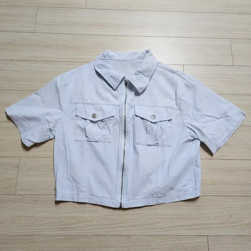 [BUNJANG] Sky Blue Collar Cropped Short Sleeve Zip-Up / 하늘색 카라 크롭 반팔집업